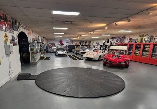 SPINSY On Surface Turntable Capture 5 - Copy